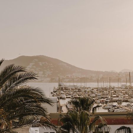Aguas De Ibiza Grand Luxe Hotel - Small Luxury Hotel Of The World Santa Eularia des Riu Esterno foto