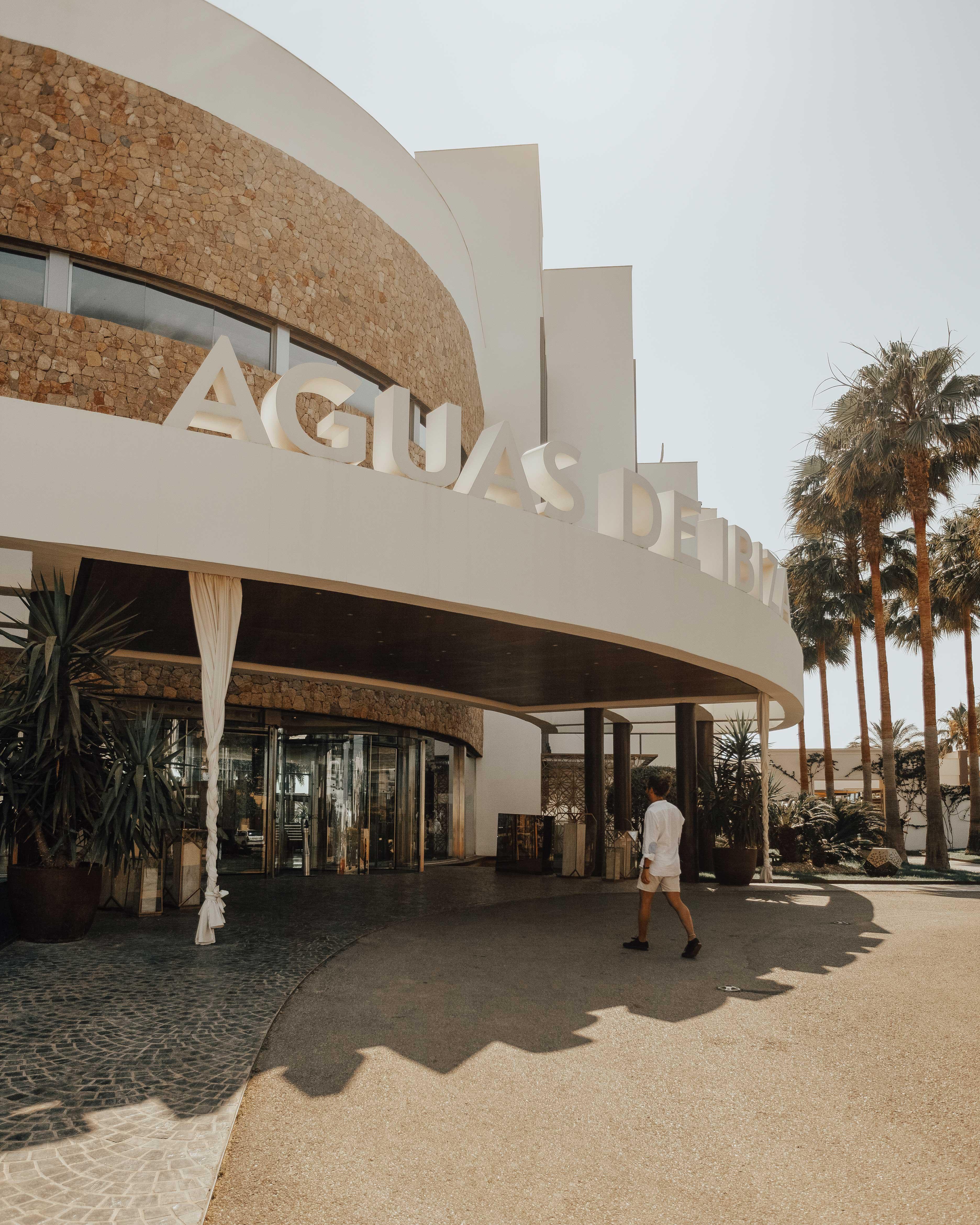 Aguas De Ibiza Grand Luxe Hotel - Small Luxury Hotel Of The World Santa Eularia des Riu Esterno foto The entrance to the Agua Caliente Resort and Casino